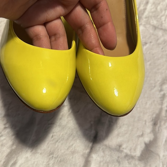 Coach Nala Patent Leather Yellow Bright Citrine Pumps Women’s Size 7.5 - Picture 9 of 10